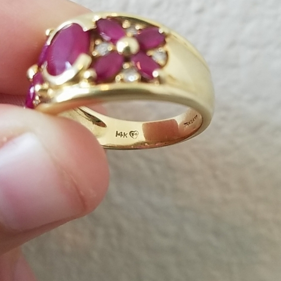 ❤️ 14kt Yellow Gold Ruby & Diamond Ring‼️ - Picture 5 of 8